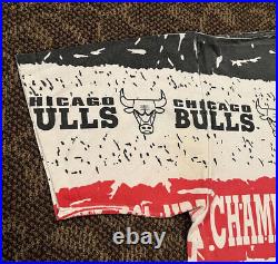 Vintage 90's Chicago Bulls All Over Print Michael Jordan T-Shirt Size Large